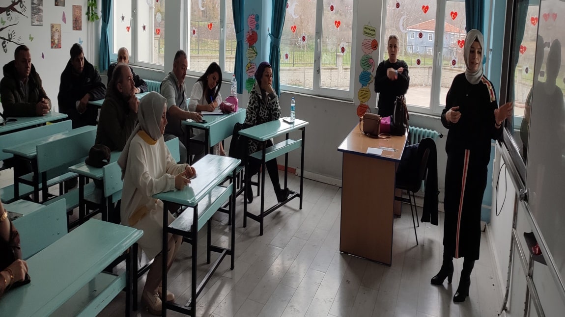   Veli ve Öğretmenlerimize şiddet eğitimi semineri verildi.